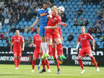 Bielefeld muss sich mit einem Remis in Bochum begnügen Bielefeld muss sich mit einem Remis in Bochum begnügen