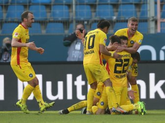 Der KSC holt späte drei Punkte in Fürth Der KSC holt späte drei Punkte in Fürth