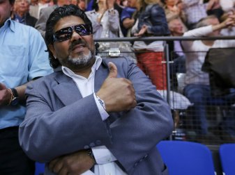Diego Maradona heuert in Dubai an Diego Maradona heuert in Dubai an