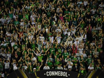 "Chape" kann den Gewinn der Regionalmeisterschaft feiern "Chape" kann den Gewinn der Regionalmeisterschaft feiern