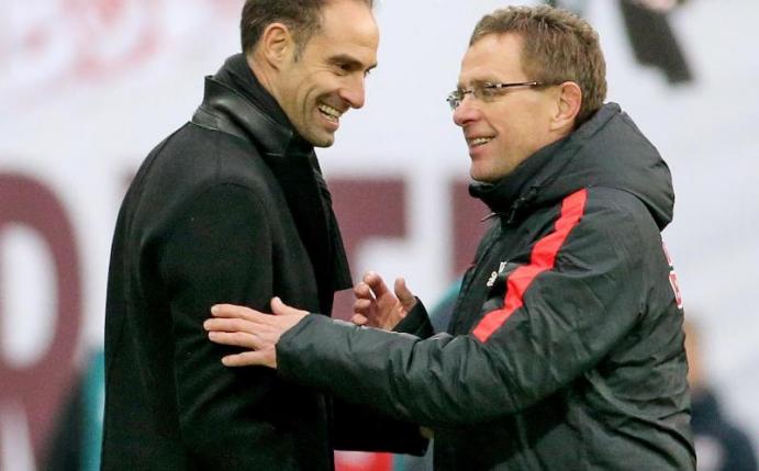 Leipzigs Sportdirektor Ralf Rangnick (r) und Vorstandschef Oliver Mintzlaff wissen, dass sie für die internationale Auftritte in der kommenden Saison aufrüsten müssen. Foto: Jan Woitas