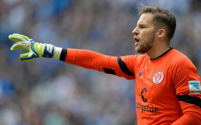 Keeper Heerwagen hütet bis 2019 das Tor des FC St. Pauli