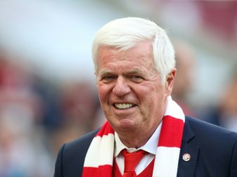 Spinner will größeres Stadion 