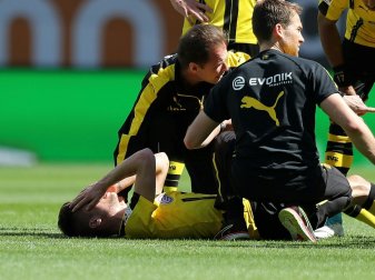 Weigl verletzte sich im Spiel gegen Augsburg Weigl verletzte sich im Spiel gegen Augsburg