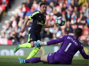 Mesut Özil erzielte beim 4:1 gegen Stoke einen Treffer. Foto: Nick Potts Mesut Özil erzielte beim 4:1 gegen Stoke einen Treffer. Foto: Nick Potts