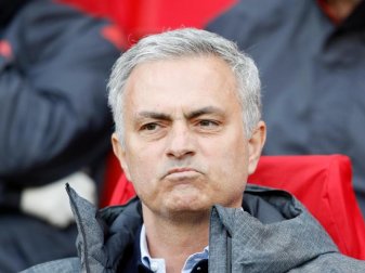 Manchester Uniteds Trainer José Mourinho hatte schlechte Laune. Foto: Martin Rickett Manchester Uniteds Trainer José Mourinho hatte schlechte Laune. Foto: Martin Rickett