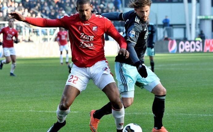 Sébastian Haller (l.) wechselt zu Eintracht Frankfurt