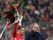 Bayern-Kapitän Philipp Lahm (l) beendet seine Karriere. Foto: Matthias Schrader