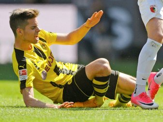 Julian Weigl hatte sich in Augsburg verletzt Julian Weigl hatte sich in Augsburg verletzt