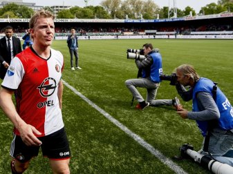 Einer der Kapitäne, die vom Kunstrasen weg wollen: Kuyt Einer der Kapitäne, die vom Kunstrasen weg wollen: Kuyt