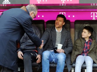 Rummenigge (l.) ist voll des Lobes für Xabi Alonso