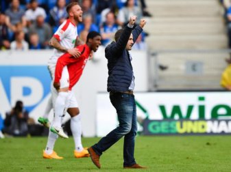 Manuel Baum hat beim FC Augsburg einen Vertrag bis 2020. Foto: Uwe Anspach Manuel Baum hat beim FC Augsburg einen Vertrag bis 2020. Foto: Uwe Anspach