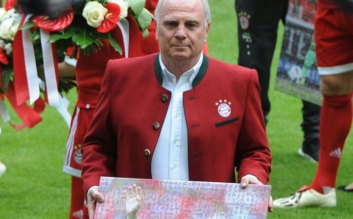 Hoeneß sieht Schwierigkeiten beim Münchner Umbruch