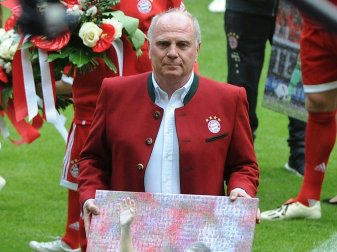 Hoeneß sieht Schwierigkeiten beim Münchner Umbruch Hoeneß sieht Schwierigkeiten beim Münchner Umbruch
