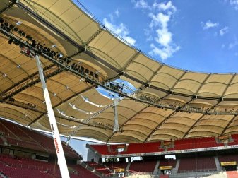 Die Mercedes-Benz-Arena erhält ein neues Dach Die Mercedes-Benz-Arena erhält ein neues Dach
