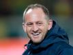Braunschweigs Trainer Torsten Lieberknecht will gegen Wolfsburg Geschichte schreiben. Foto: Thomas Eisenhuth