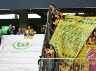 Fans beider Vereine waren in Ausschreitungen verwickelt Fans beider Vereine waren in Ausschreitungen verwickelt