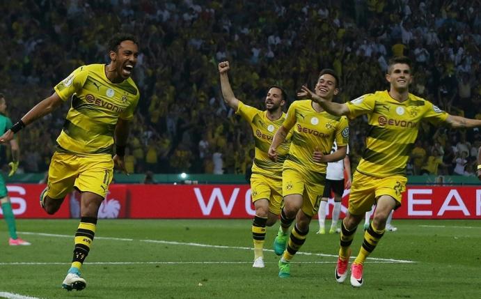 Borussia Dortmund feiert den Gewinn des DFB-Pokals