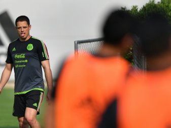 Hernández (l.) ist Mexikos Rekordtorschütze Hernández (l.) ist Mexikos Rekordtorschütze