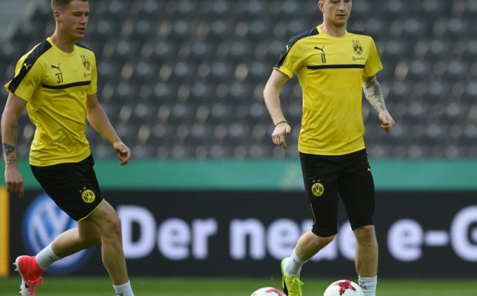 Reus (r.) fällt mehrere Wochen aus