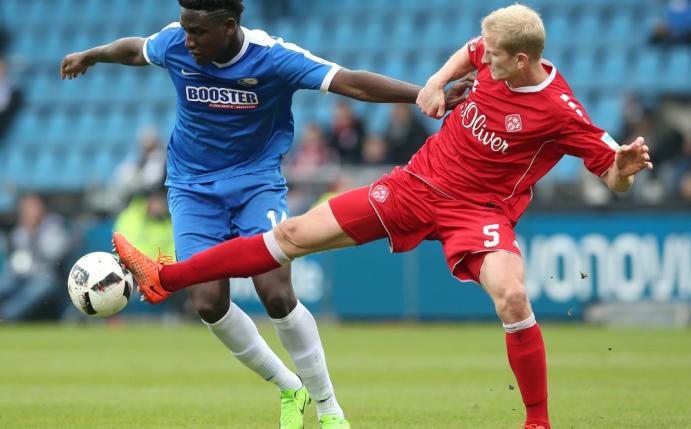 Schoppenhauer (r.) wechselt zum FC St. Pauli 