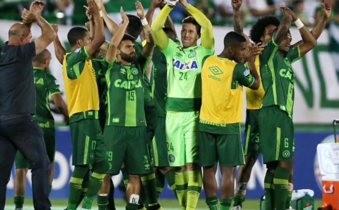 Chapecoense besetzt erstmals Tabellenspitze