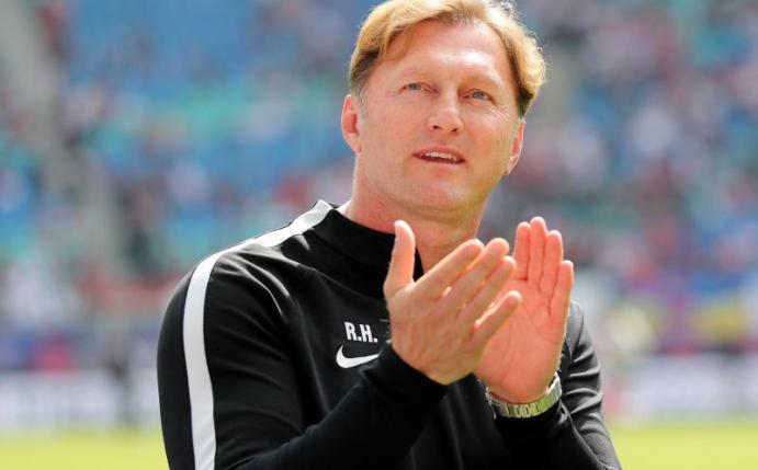 Leipzigs Trainer Ralph Hasenhüttl will sich an den Europapokal gerne gewöhnen. Foto: Jan Woitas