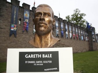 In Cardiff wurde eine Büste des walisischen Real-Stars Gareth Bale eingeweiht. Foto: Geoff Caddick In Cardiff wurde eine Büste des walisischen Real-Stars Gareth Bale eingeweiht. Foto: Geoff Caddick