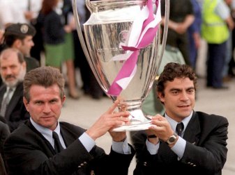 Trainer Jupp Heynckes (l) gewann 1998 mit Real Madrid die Champions League. Foto: Gustavo Cuevas Trainer Jupp Heynckes (l) gewann 1998 mit Real Madrid die Champions League. Foto: Gustavo Cuevas