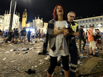 Mindestens 1000 Verletzte in Turin Mindestens 1000 Verletzte in Turin