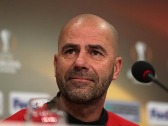 Der BVB ist wohl an der Verpflichtung von Ajax-Trainer Peter Bosz interessiert. Foto: Ina Fassbender Der BVB ist wohl an der Verpflichtung von Ajax-Trainer Peter Bosz interessiert. Foto: Ina Fassbender