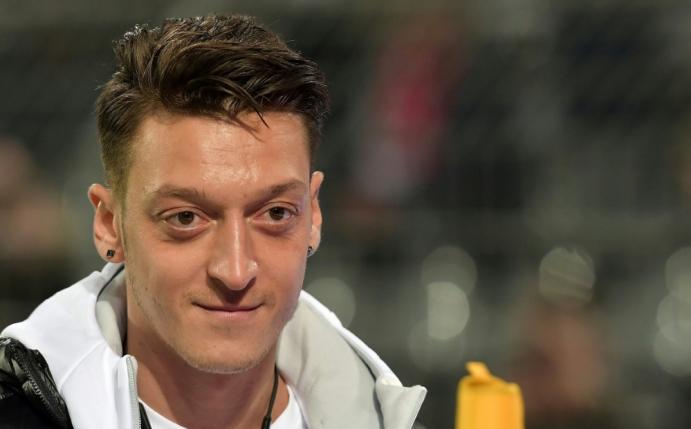 Mesut Özil schwärmt von seinem Ex-Klub Schalke 04