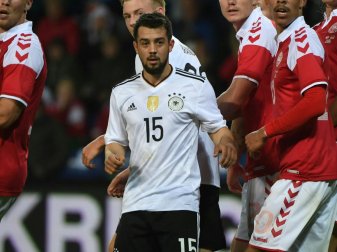 Hält viel von Peter Bosz: Amin Younes Hält viel von Peter Bosz: Amin Younes