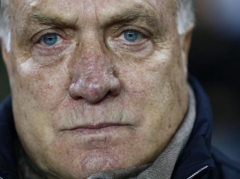 Zeit für Experimente mit der Elftal hat Bondscoach Dick Advocaat nicht. Foto: Sedat Suna Zeit für Experimente mit der Elftal hat Bondscoach Dick Advocaat nicht. Foto: Sedat Suna