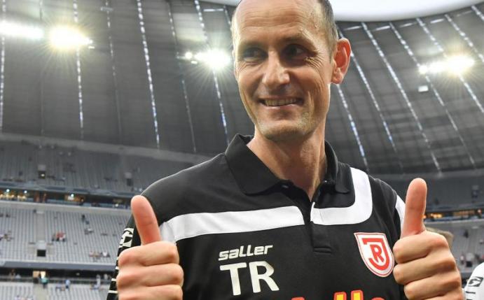 Trainer Heiko Herrlich stieg zuletzt mit Regensburg in die 2. Liga auf. Foto: Andreas Gebert