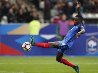 Frankreichs Blaise Matuidi freut sich auf das Spiel gegen England. Foto: Ian Langsdon Frankreichs Blaise Matuidi freut sich auf das Spiel gegen England. Foto: Ian Langsdon