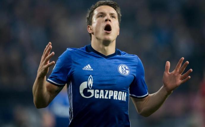 Schalkes Jewgen Konopljanka hatte Markus Weinzierl in einem Interview scharf kritisiert. Foto: Bernd Thissen.