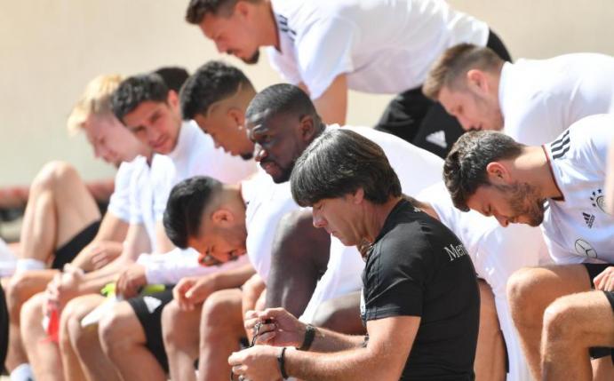 Die DFB-Mannschaft hat vor dem Abflug zum Confed Cup nach Russland eine letzte Trainingseinheit absolviert. Foto: Arne Dedert