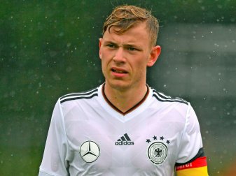 Max Meyer ist zurück im Training der U21 Max Meyer ist zurück im Training der U21