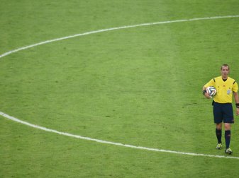 Mark Geiger pfeift deutsches Auftaktspiel