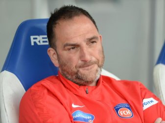 Trainer Frank Schmidt begrüßte zum Auftakt 26 Spieler. Foto: Deniz Calagan Trainer Frank Schmidt begrüßte zum Auftakt 26 Spieler. Foto: Deniz Calagan