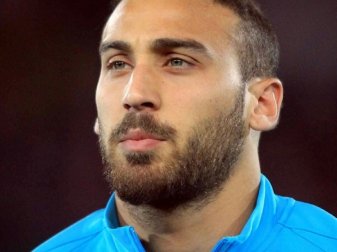 Cenk Tosun erzielte gegen Benfica das Tor der Saison Cenk Tosun erzielte gegen Benfica das Tor der Saison