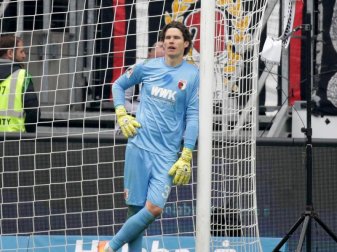 Torhüter Marwin Hitz bekommt nächste Saison in Augsburg Konkurrenz. Foto: Hasan Bratic