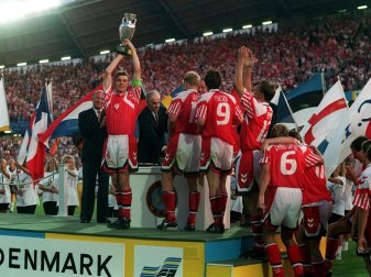 Dänemark feiert den EM-Triumph von 1992 noch einmal Dänemark feiert den EM-Triumph von 1992 noch einmal