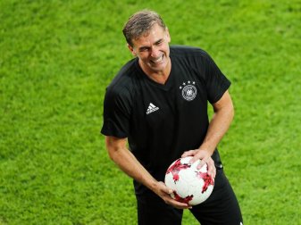 U21-Trainer Stefan Kuntz will mit seinem Team im zweiten EM-Spiel gegen Dänemark einen Sieg holen. Foto: Jan Woitas U21-Trainer Stefan Kuntz will mit seinem Team im zweiten EM-Spiel gegen Dänemark einen Sieg holen. Foto: Jan Woitas