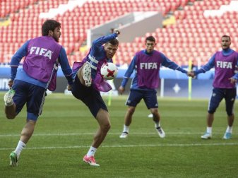 Die russischen Nationalspieler trainieren im Spartak Stadion in Moskau für das Spiel gegen Portugal. Foto: Denis Tyrin Die russischen Nationalspieler trainieren im Spartak Stadion in Moskau für das Spiel gegen Portugal. Foto: Denis Tyrin