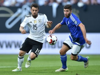 Amin Younes (l.) fühlt sich wohl bei der DFB-Elf Amin Younes (l.) fühlt sich wohl bei der DFB-Elf