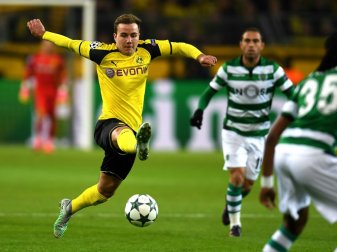Wieder im Balltraining: Mario Götze (l.) Wieder im Balltraining: Mario Götze (l.)