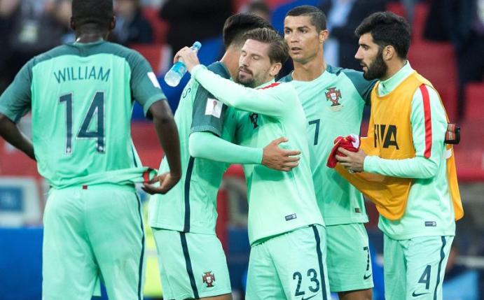 Cristiano Ronaldo (2.v.r.) und Co. wollen ins Halbfinale des Confed Cups. Foto: Marius Becker