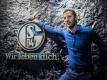 Erstmals erlebt Domenico Tedesco am Sonntag die Schalker Dimensionen bei der Mitgliederversammlung. Foto: Bernd Thissen